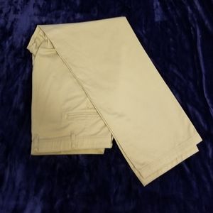Nice pair of Wrangler khaki pants. Size 38x32
